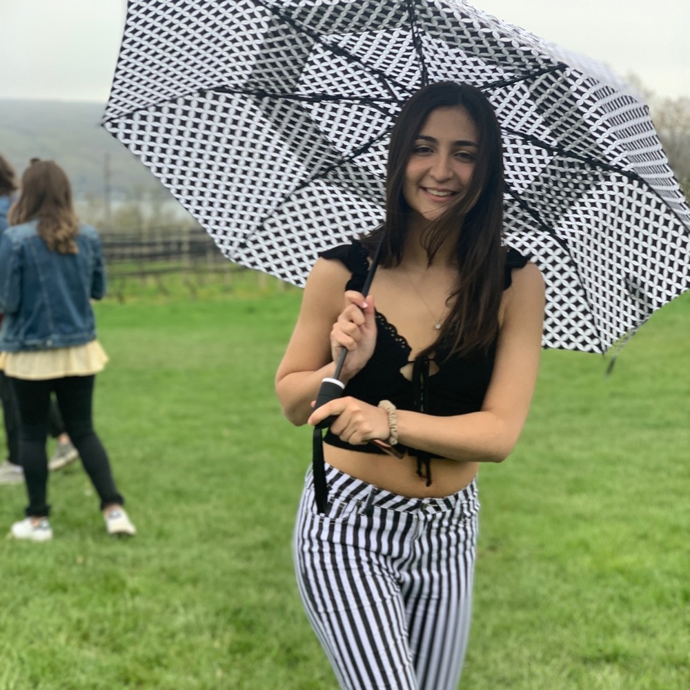 Meet your Posher, Alana